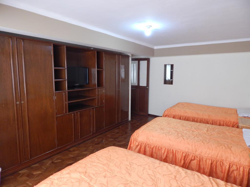 Casa De Huespedes Isabella Hotel Sucre Bagian luar foto