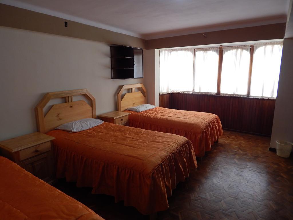 Casa De Huespedes Isabella Hotel Sucre Bagian luar foto